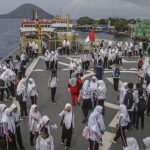 Naik KRI Teluk Wondama: Siswa SMP Ternate Menguak Dunia Bahari