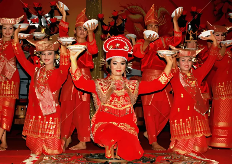 Gemulai Piring yang Bercerita: Menyelami Asal Usul, Sejarah, dan Makna Tari Tradisional Minangkabau